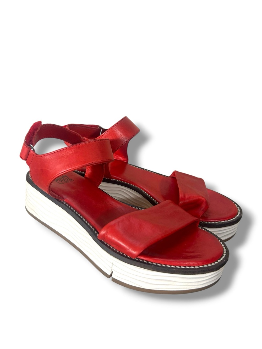 Women’s Miz Mooz Vice Red Leather Platform Sandals Size 38 US 8